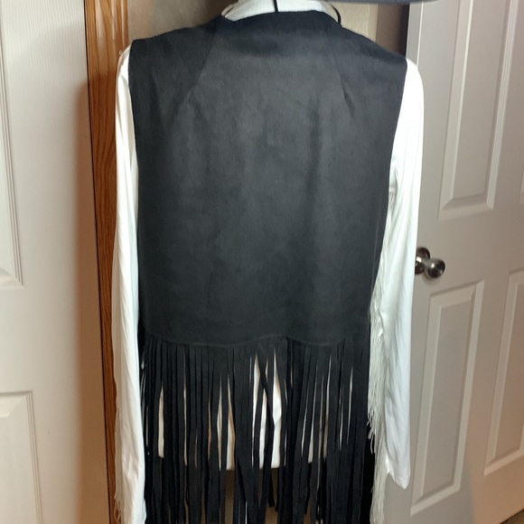 Western laser cut open front solid black vest with fringe NEW - Picture 4 of 6